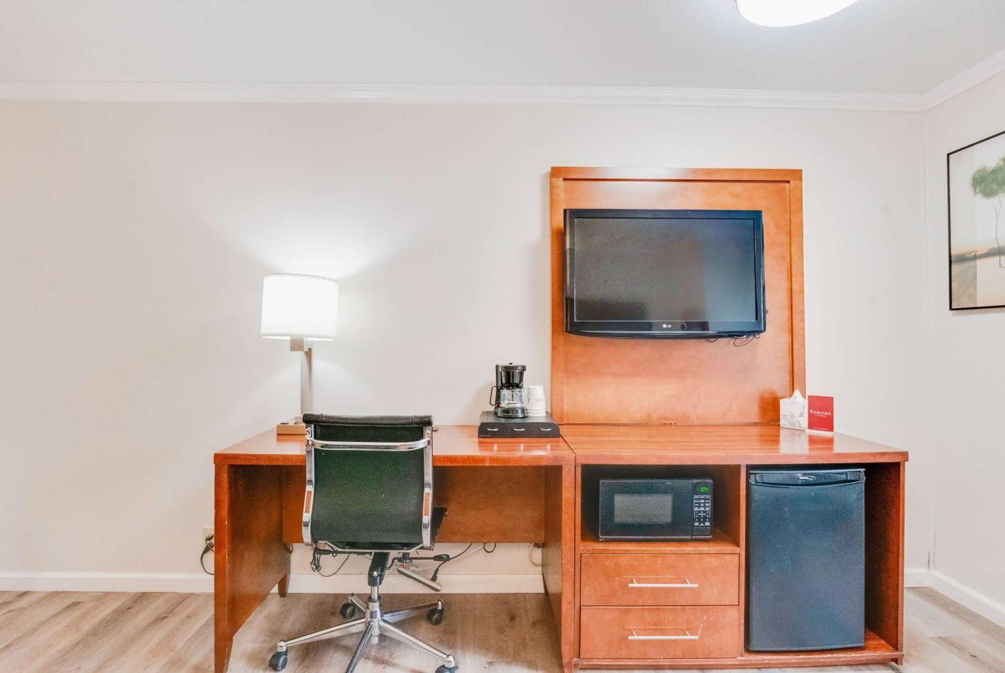 Ramada By Wyndham Mountain View Ξενοδοχείο Εξωτερικό φωτογραφία